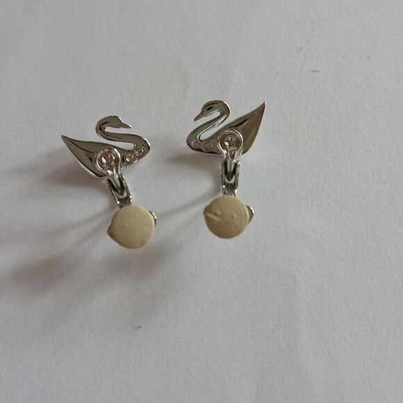 Swarovski classic swan clip- on earrings - Picture 2 of 4